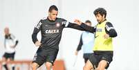 Renato Augusto treinou entre os titulares do Corinthians  Foto: Mauro Horita/Agif / Gazeta Press