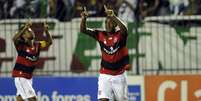 <p>Renato Abreu deixou o Flamengo em junho e pode acertar com o Santos já nesta sexta; meia foi indicado pelo técnico Claudinei Oliveira</p>  Foto: Fabio Castro/Agif / Gazeta Press