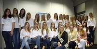 <p>As 27 candidatas ao t&iacute;tulo de rainha da Oktoberfest foram apresentadas nesta quarta-feira em Blumenau, Santa Catarina</p>  Foto: Andr&eacute; Cunha / vc rep&oacute;rter