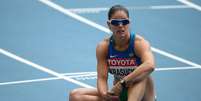 <p>Franciela Krasucki lamenta eliminação nos 200 m</p>  Foto: Getty Images 