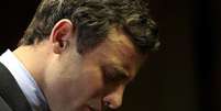 <p>Pistorius chorou na audi&ecirc;ncia que marcou seu julgamento para 2014</p>  Foto: Siphiwe Sibeko / Reuters