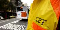 <p>Com o aumento do número de corredores de ônibus, a CET passou a aplicar mais multas para motoristas que invadem essas áreas</p>  Foto: Bruno Santos / Terra