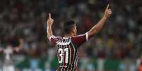 Samuel comemora gol da vitória do Fluminense sobre o Goiás  Foto: Ricardo Ayres/Photocamera / Divulgação