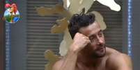 <p>Marcos Oliver durante seu confinamento no reality show A Fazenda</p>  Foto: TV Record / Reprodução