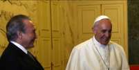 No final do programa de propaganda política de dez minutos, a imagem do Papa aparece durante alguns segundos enquanto escuta o discurso de Temer  Foto: Divulgação