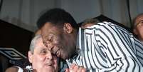 <p>Gylmar era experiente quando o jovem Pelé se destacou na Copa de 58</p>  Foto: Gazeta Press