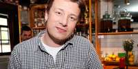 <p>O britânico Jamie Oliver pretende mostrar que é possível se alimentar bem com um orçamento limitado</p>  Foto: Getty Images 