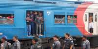 Problema na rede da Supervia causou depredação de pelo menos um trem na manhã desta quinta-feira no Rio de Janeiro  Foto: Luiz Gomes / Futura Press