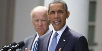 Obama fez proncunamento em tom belicista ao lado do vice-presidente Joe Biden  Foto: AP