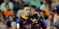 <p>Neymar teve atuação de altos e baixos, mas deu uma assistência para Messi</p>  Foto: EFE