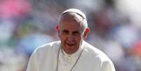 <p>Papa Francisco chega para conduzir sua audiência de quarta-feira na praça de São Pedro, no Vaticano, no último dia 4</p>  Foto: Tony Gentile / Reuters