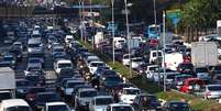 <p>Congestionamento na Avenida 23 de Maio, nas proximidades do Parque Ibirapuera</p>  Foto: Renato S. Cerqueira / Futura Press