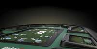 A MSC Cruzeiros mudará as mesas de pôquer dos navios das classes Fantasia e Musica para as PokerPro Tables, com comandos computadorizados  Foto: MSC Cruzeiros/Divulgação