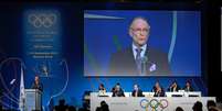 Nuzman discursa aos membros do COI em Buenos Aires  Foto: AFP