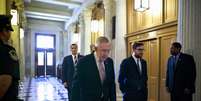 Harry Reid, líder dos democratas no Senado, cmainha para sessão sobre a Síria (foto do dia 6 de setembro)  Foto: AP
