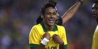 <p>Principal alvo de faltas dos portugueses, Neymar fez um gol e participou dos outros dois</p>  Foto: Mowa Press / Divulgação