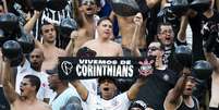 <p>Torcida do Corinthians tentou apoiar e ter paciência, mas o time decepcionou mais uma vez</p>  Foto: Bruno Santos / Terra