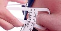 <p>Pesquisadores dizem que todas as pessoas deveriam manter sua medida de cintura em menos da metade de seu peso</p>  Foto: Getty Images 