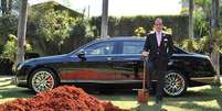 <p>Chiquinho Scarpa teve a ideia de enterrar seu Bentley, avaliado em mais R$ 1 milhão, após assistir um filme sobre faraós egípcios </p>  Foto: Facebook  / Reprodução