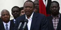 O presidente do Quênia disse que as forças de segurança que enfrentam militantes em um shopping center de Nairóbi têm uma boa chance de neutralizá-los   Foto: Reuters