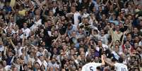 Jogadores do Tottenham celebram gol marcado por islandês Sigurdsson  Foto: Reuters