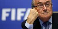Blatter foi "bombardeado" com diversas quest&otilde;es sobre a criticada Copa no Catar  Foto: Reuters