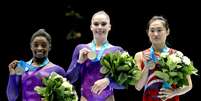 McKayla Maroney comemora ouro da prova do salto sobre a mesa  Foto: EFE