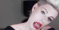 Joseph Harwood divulga vídeos na internet com o passo a passo das maquiagens  Foto: Reprodução