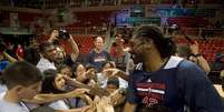 <p>Nen&ecirc; foi recebido com carinho no Brasil</p>  Foto: Ricardo Matsukawa / Terra