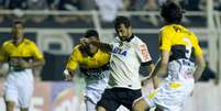 <p>Com chegada de Mano, Douglas pode voltar ao Gr&ecirc;mio</p>  Foto: Bruno Santos / Terra