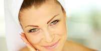 Método de depilação facial deve ser escolhido com cautela, pois a pele do rosto é sensível e pode sofrer com manchas e marcas difíceis de eliminar  Foto: Shutterstock