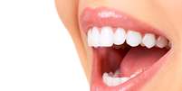 Em uma consulta com um especialista em bioreprogramação bucal, não são apenas os dentes que são analisados.  Foto: Shutterstock