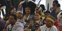 <p>A sessão do STF foi acompanhada por cerca de 60 indígenas. O Supremo permitiu que eles entrassem no plenário usando seus adereços típicos</p>  Foto: Valter Campanato / Agência Brasil