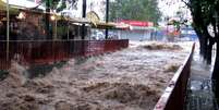 Temporal causou inundação em diversos pontos da cidade de São Carlos  Foto: Victor Casale Piovesan / vc repórter