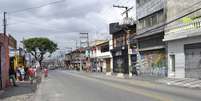 <p>Comerciantes da Vila Medeiros, na região do Jaçanã, zona norte de São Paulo, tiveram que fechar as portas nesta segunda-feira</p>  Foto: Edu Silva / Futura Press