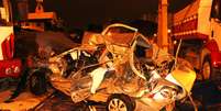 Suspeito em fuga morreu ao bater o Vectra que dirigia em caminh&atilde;o na zona sul de S&atilde;o Paulo nesta ter&ccedil;a-feira  Foto: Nivaldo Lima / Futura Press