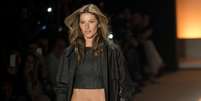 <p>Gisele Bündchen durante desfile da Colcci na última edição do SPFW</p>  Foto: Bruno Santos / Terra