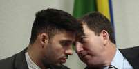 <p>David Miranda (esq.) vive no Brasil com&nbsp;o jornalista Glenn Greenwald (dir.), que ajudou a divulgar dados sigilosos da NSA</p>  Foto: Ueslei Marcelino / Reuters