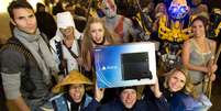 <p>Fãs do PS4 durante lançamento do console nos EUA</p>  Foto: Reuters