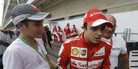 <p>Com problemas, Felipe Massa foi apenas o 15&ordm;, mas ganhou uma posi&ccedil;&atilde;o ap&oacute;s puni&ccedil;&atilde;o a Button</p>  Foto: AP