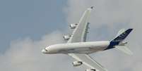 <p>Airbus A380 pode transportar até 500 passageiros</p>  Foto: Reuters