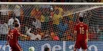 África do Sul surpreende atuais campeões mundiais no Soccer City  Foto: Reuters