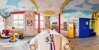 <p>V8 Hotel é ideal para quem gosta de carros e fica na Alemanha</p>  Foto: Divulgação