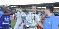 <p>Henrique levantou a ta&ccedil;a da S&eacute;rie B no s&aacute;bado</p>  Foto: Maz&atilde;o Ramires / Futura Press