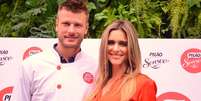 <p>Fifa supostamente teria vetado Camila Pitanga e Lázaro Ramos, negros, em prol de Fernanda Lima e Rodrigo Hilbert, brancos</p>  Foto: AgNews