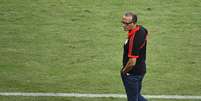 Jayme observa partida do banco de reservas  Foto: Daniel Ramalho / Terra