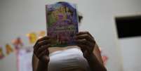 <p>Vanessa, 13 anos, foi apanhanda pelos policiais e levada a um abrigo em Fortaleza; capital cearense é epicentro do turismo sexual, uma das principais preocupações para a Copa do Mundo de 2014</p>  Foto: Reuters