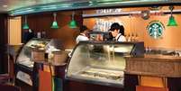 <p>Rede Starbucks anunciou que iria retirar o item que contém produtos fornecidos pela Husi de suas lojas chinesas</p>  Foto: Royal Caribbean International/Divulgação