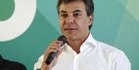 <p>Governador do Paraná, Beto Richa diz que irá pedir a suspensão do reajuste da tarifa de energia</p>  Foto: Arnaldo Alves / ANPr