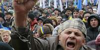 Oposição desafia resistência do governo com novo protesto massivo na Maidan Nezalezhnosti, ou Praça da Independência, em Kiev  Foto: Reuters
